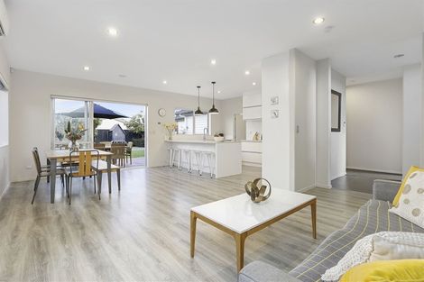 Photo of property in 12 Kahika Grove, Huapai, Kumeu, 0810