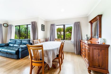 Photo of property in 10 Jelas Road, Red Beach, 0932