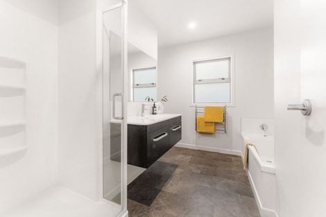 Photo of property in 1 Fender Close, Pyes Pa, Tauranga, 3112