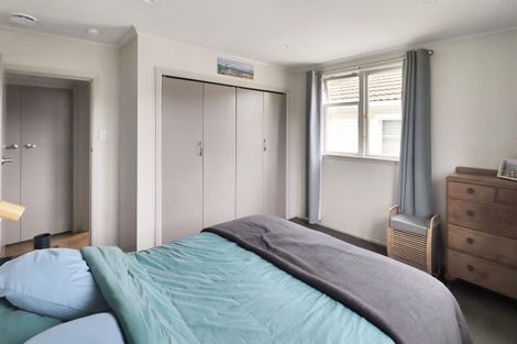 Photo of property in 55 Taylor Terrace, Tawa, Wellington, 5028