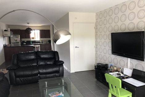 Photo of property in 8/85 Portage Road, New Lynn, Auckland, 0600