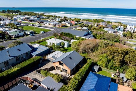 Photo of property in 8a Queen Street, Brighton, Dunedin, 9035