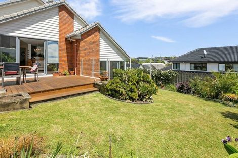 Photo of property in 18 Sharples Place, Somerville, Auckland, 2014