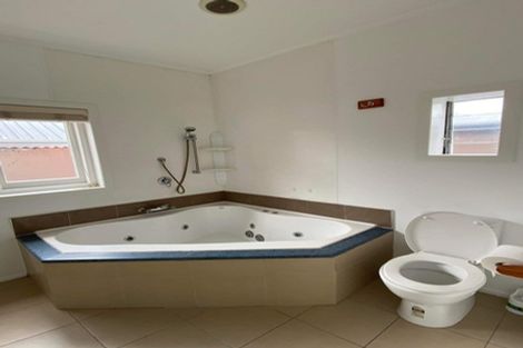 Photo of property in 40 Waimairi Road, Upper Riccarton, Christchurch, 8041