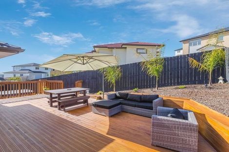 Photo of property in 32 Kirikiri Drive, Papakura, 2110