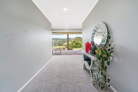 Photo of property in 165b Oraha Road, Kumeu, 0892