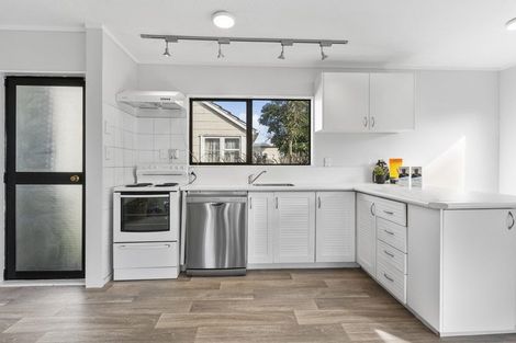 Photo of property in 2/1159 High Street, Taita, Lower Hutt, 5011