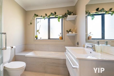 Photo of property in 41 Brindle Way, Newlands, Wellington, 6037