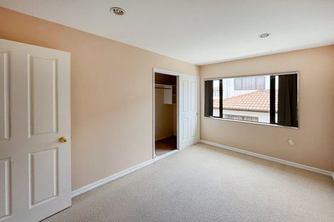 Photo of property in 28 Waimanu Bay Drive, Te Atatu Peninsula, Auckland, 0610