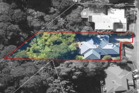 Photo of property in 5 Springwater Vale, Unsworth Heights, Auckland, 0632