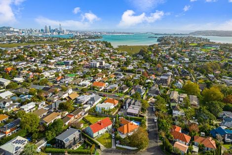 Photo of property in 6/12 Fraser Road, Narrow Neck, Auckland, 0624