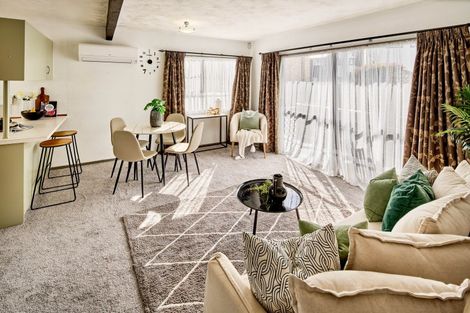 Photo of property in 122 Cambridge Terrace, Fairfield, Lower Hutt, 5011