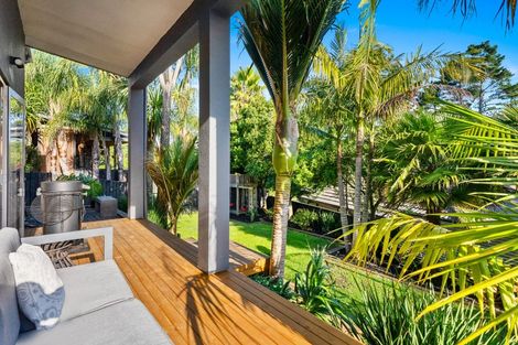 Photo of property in 20 Admirals Court Drive, Greenhithe, Auckland, 0632