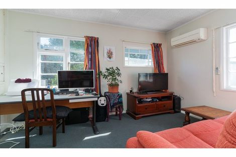 Photo of property in 106 Rattray Street, Riccarton, Christchurch, 8041