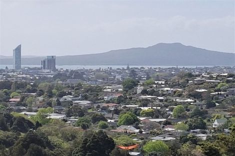 Photo of property in 1/177 Glenfield Road, Hillcrest, Auckland, 0627