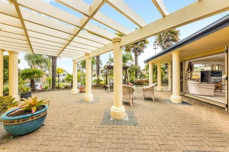 Photo of property in 2 Anaheim Boulevard, Shamrock Park, Auckland, 2016