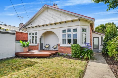 Photo of property in 43 Hargest Crescent, Saint Kilda, Dunedin, 9012