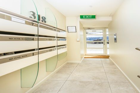 Photo of property in 318 Oriental Parade, Oriental Bay, Wellington, 6011