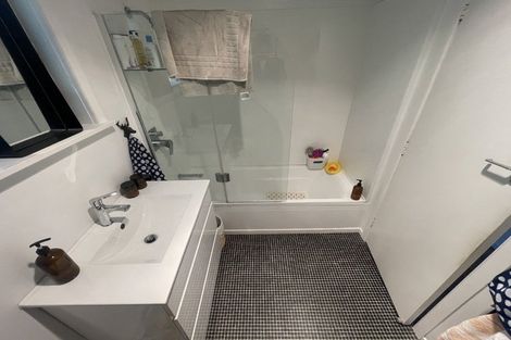 Photo of property in 155 Pinehaven Road, Pinehaven, Upper Hutt, 5019