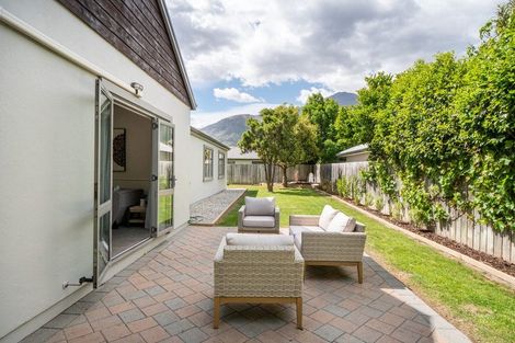 Photo of property in 44 Sylvan Street, Lake Hayes, Queenstown, 9304