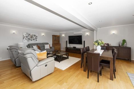 Photo of property in 34 Covil Avenue, Te Atatu South, Auckland, 0610