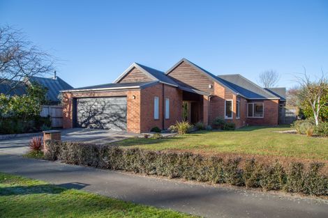Photo of property in 136 Rothesay Road, Parklands, Christchurch, 8083