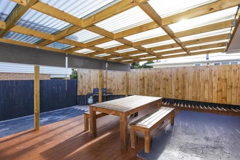 Photo of property in 11 Chorley Avenue, Massey, Auckland, 0614