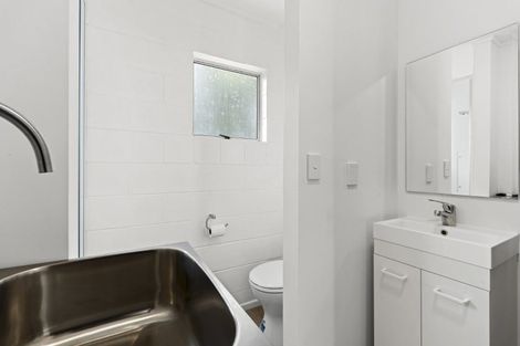 Photo of property in 2/89 Glenpark Avenue, Frankleigh Park, New Plymouth, 4310