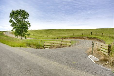 Photo of property in 812 Whakapirau Road, Whakapirau, Maungaturoto, 0583