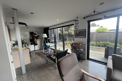 Photo of property in 55 Morley Street, New Plymouth, 4310