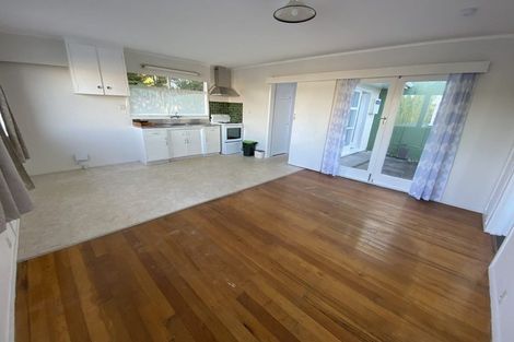 Photo of property in 4 Trojan Crescent, New Lynn, Auckland, 0600