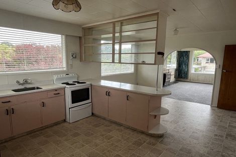 Photo of property in 3 Kendal Place, Merrilands, New Plymouth, 4312