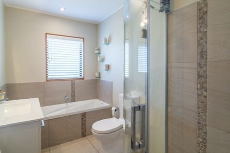 Photo of property in 82 Marine Parade, Paraparaumu Beach, Paraparaumu, 5032