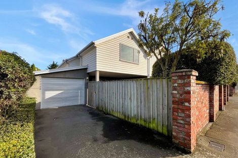 Photo of property in 17 Antrim Street, Sydenham, Christchurch, 8023