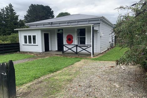 Photo of property in 20 Bridge Street, Eketahuna, 4900