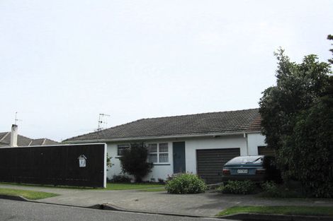 Photo of property in 2 Sadlier Street, Stoke, Nelson, 7011