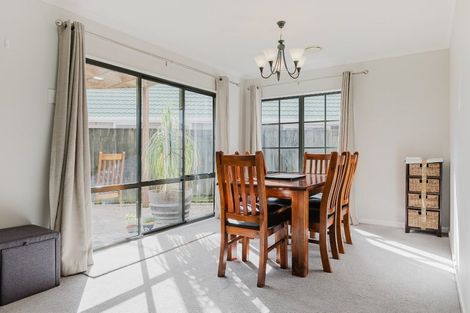 Photo of property in 28 Royal Oak Drive, Kelvin Grove, Palmerston North, 4414
