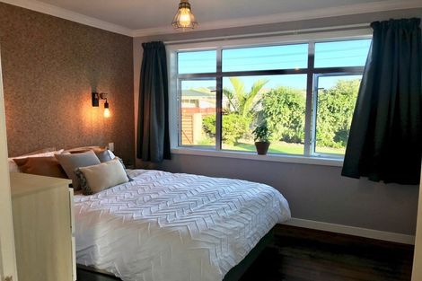 Photo of property in 5 Fitzroy Road, Fitzroy, New Plymouth, 4312