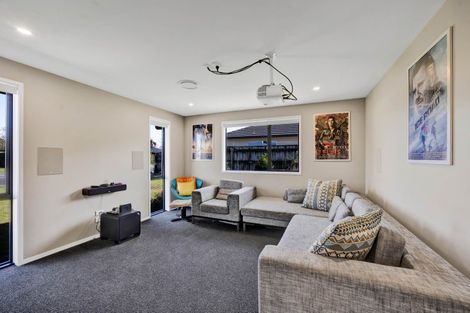 Photo of property in 10 Mercade Close, Stratford, 4332