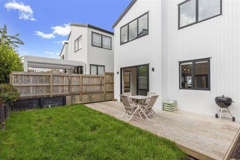 Photo of property in 11 Pohewa Road, Silverdale, 0932