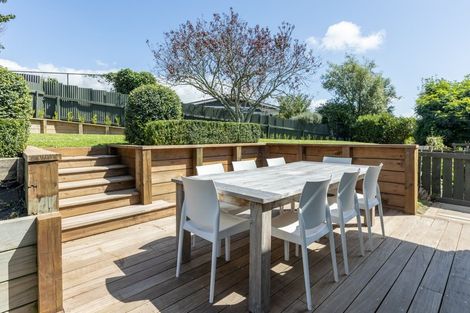 Photo of property in 16 Simla Avenue, Havelock North, 4130