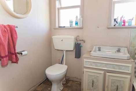 Photo of property in 4 Victor Street, Dannevirke, 4930