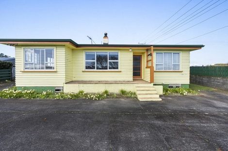 Photo of property in 62 Ninia Road, Paraite, New Plymouth, 4373