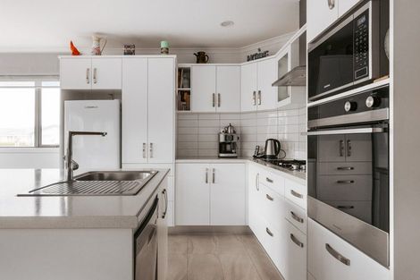 Photo of property in Waterview Estate, 3/4 Greystone Place, Omokoroa, 3114