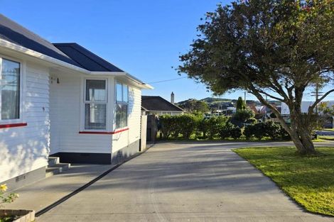 Photo of property in 9 Castor Crescent, Cannons Creek, Porirua, 5024