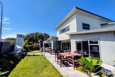 Photo of property in 1242 Papamoa Beach Road, Papamoa Beach, Papamoa, 3118