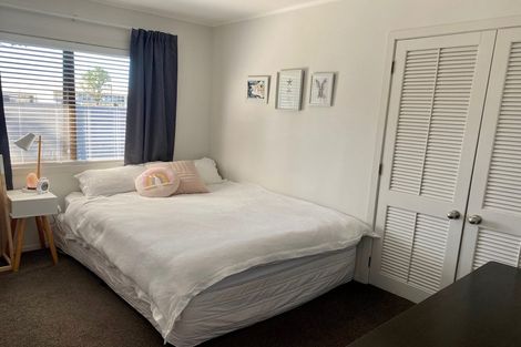 Photo of property in 68 Bruce Mclaren Road, Henderson, Auckland, 0612