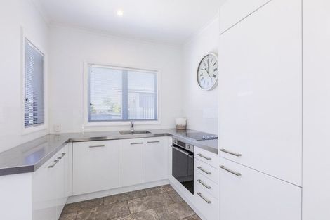 Photo of property in 11 Taradale Road, Marewa, Napier, 4110