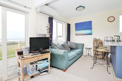 Photo of property in 491 Waikawa-curio Bay Road, Curio Bay, Tokanui, 9884