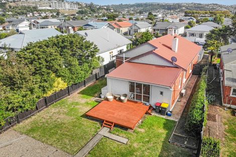 Photo of property in 43 Hargest Crescent, Saint Kilda, Dunedin, 9012